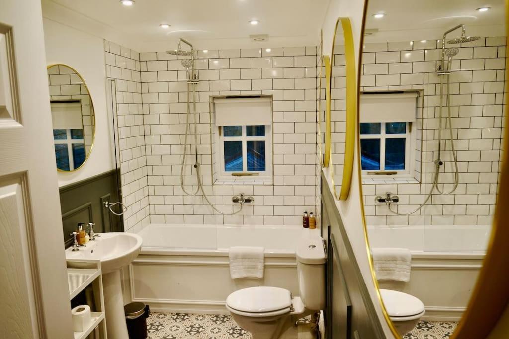 Epic Location, Views & Large Private Terrace Apartman Windsor Kültér fotó